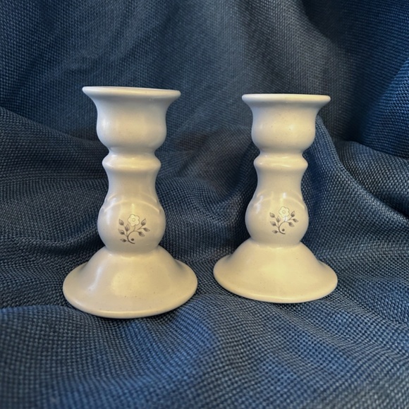 Pfaltzgraff Heirloom Pattern Candle Stick Holders Set of 2 Excellent Condition - Picture 4 of 7